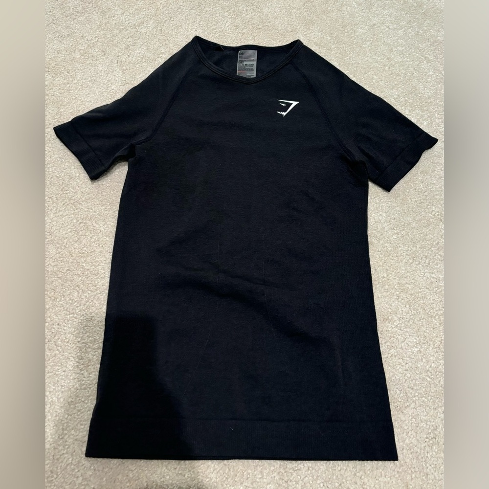 Gymshark dry moisture management shirt